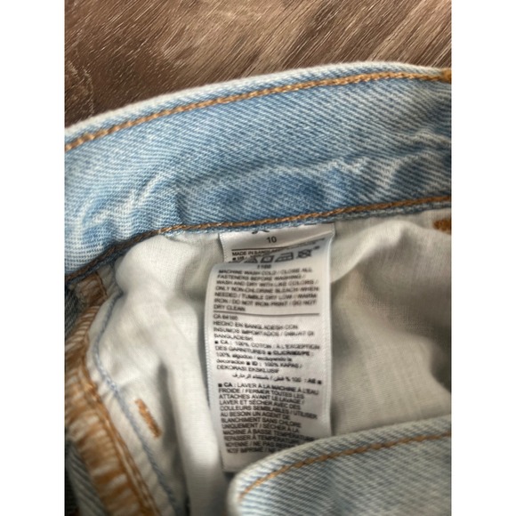 Old Navy Girls Light Wash Distressed Button Fly Denim Shorts Size 10 - Picture 5 of 6